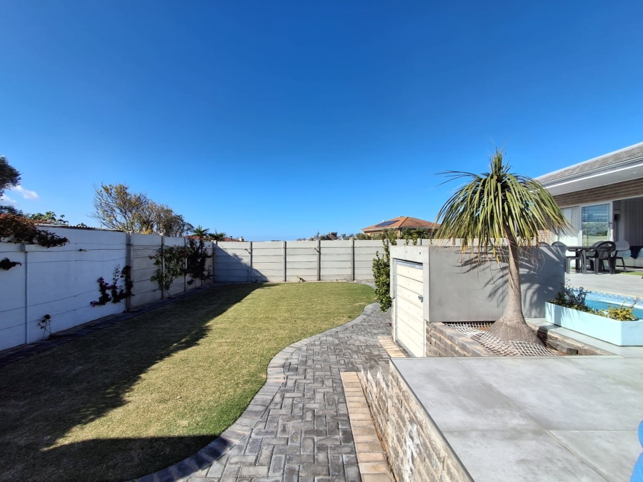 3 Bedroom Property for Sale in Stilbaai Wes Western Cape
